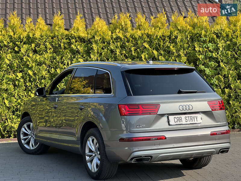 Внедорожник / Кроссовер Audi Q7 2017 в Стрые