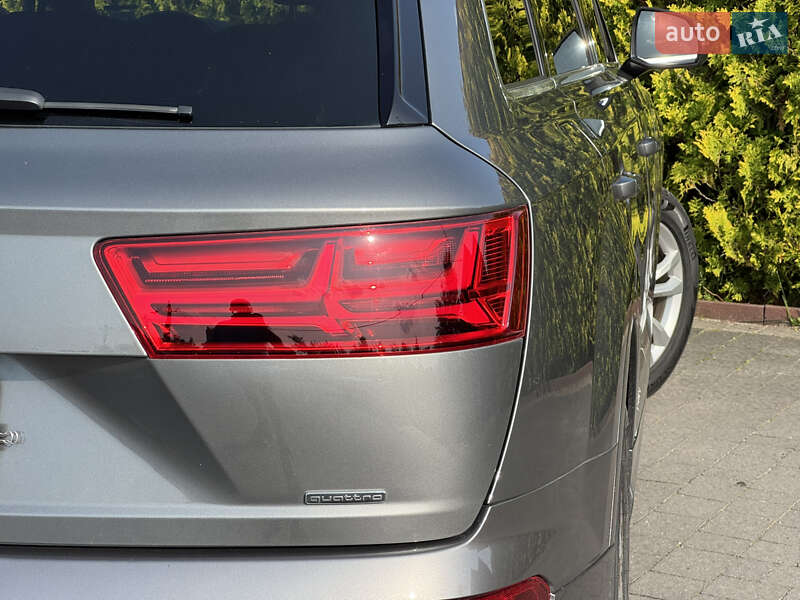 Внедорожник / Кроссовер Audi Q7 2017 в Стрые