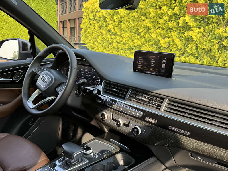 Внедорожник / Кроссовер Audi Q7 2017 в Стрые