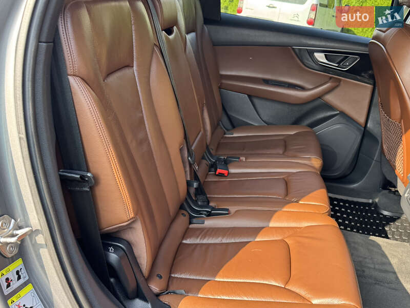 Внедорожник / Кроссовер Audi Q7 2017 в Стрые