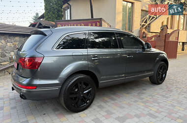 Позашляховик / Кросовер Audi Q7 2015 в 
