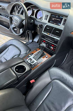 Позашляховик / Кросовер Audi Q7 2015 в 