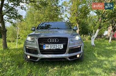 Позашляховик / Кросовер Audi Q7 2007 в 