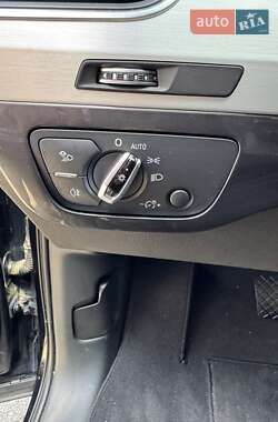 Внедорожник / Кроссовер Audi Q7 2015 в 