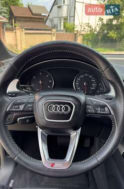 Внедорожник / Кроссовер Audi Q7 2015 в 