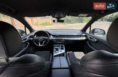 Внедорожник / Кроссовер Audi Q7 2015 в 