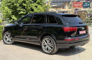 Внедорожник / Кроссовер Audi Q7 2018 в 