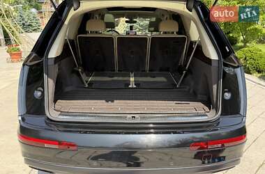 Внедорожник / Кроссовер Audi Q7 2018 в 