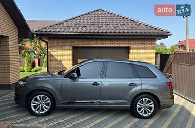 Позашляховик / Кросовер Audi Q7 2017 в 