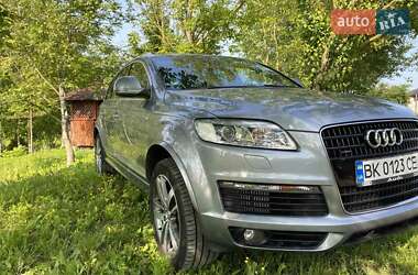 Позашляховик / Кросовер Audi Q7 2007 в 