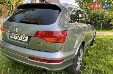 Позашляховик / Кросовер Audi Q7 2007 в 