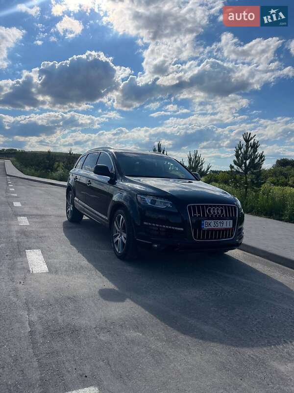 Внедорожник / Кроссовер Audi Q7 2013 в 