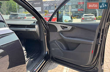 Внедорожник / Кроссовер Audi Q7 2015 в 