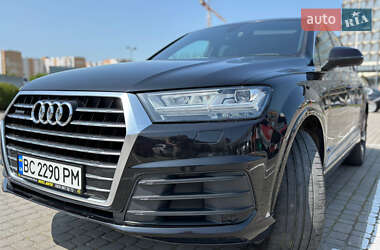 Внедорожник / Кроссовер Audi Q7 2015 в 