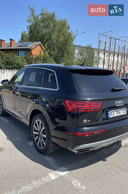 Внедорожник / Кроссовер Audi Q7 2016 в 