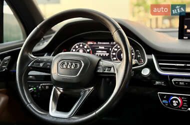 Внедорожник / Кроссовер Audi Q7 2017 в 