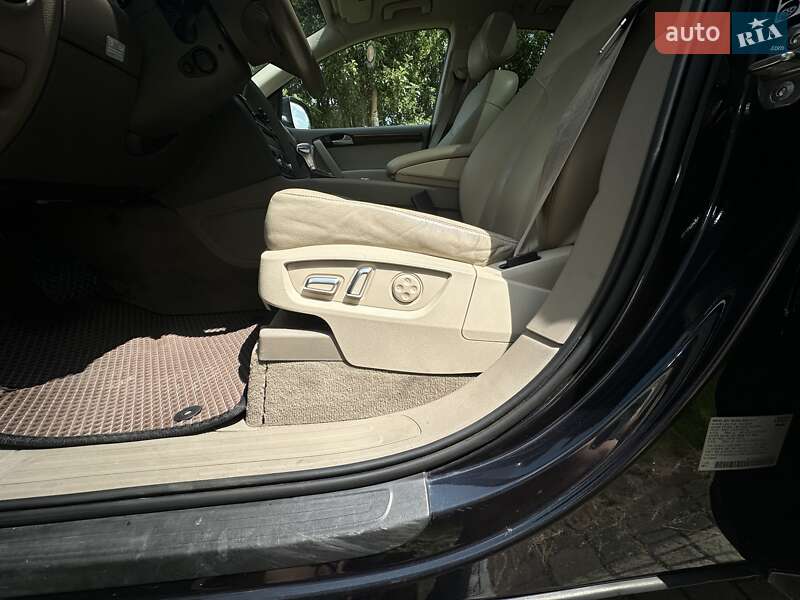 Позашляховик / Кросовер Audi Q7 2012 в Луцьку