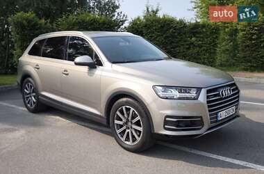 Позашляховик / Кросовер Audi Q7 2015 в 