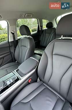 Позашляховик / Кросовер Audi Q7 2025 в 