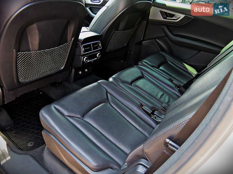 Позашляховик / Кросовер Audi Q7 2019 в Черкасах