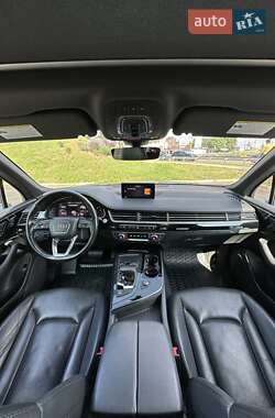 Внедорожник / Кроссовер Audi Q7 2016 в 