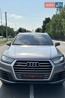 Внедорожник / Кроссовер Audi Q7 2016 в 