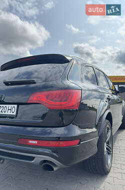 Позашляховик / Кросовер Audi Q7 2013 в 