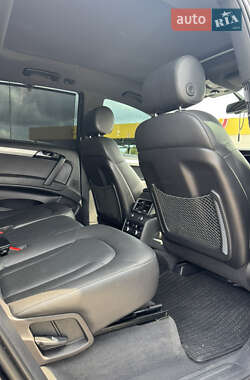 Позашляховик / Кросовер Audi Q7 2013 в 