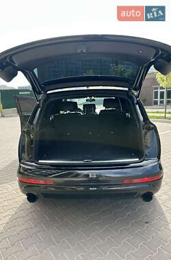 Внедорожник / Кроссовер Audi Q7 2010 в 