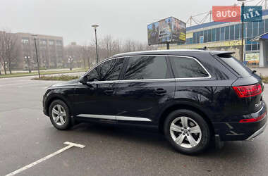 Внедорожник / Кроссовер Audi Q7 2015 в 