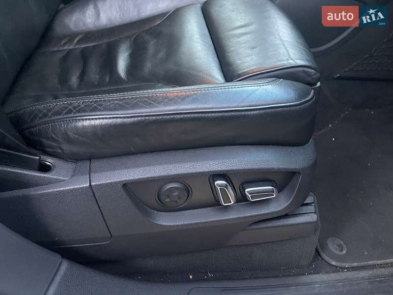 Позашляховик / Кросовер Audi Q7 2012 в Одесі