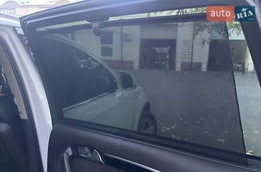 Позашляховик / Кросовер Audi Q7 2012 в 