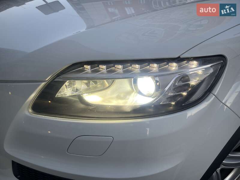 Позашляховик / Кросовер Audi Q7 2012 в Одесі