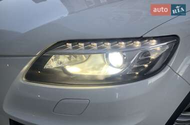 Позашляховик / Кросовер Audi Q7 2012 в 
