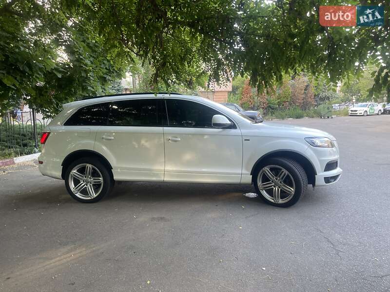 Позашляховик / Кросовер Audi Q7 2012 в Одесі