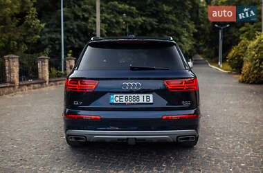 Внедорожник / Кроссовер Audi Q7 2017 в 