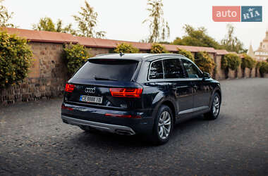 Внедорожник / Кроссовер Audi Q7 2017 в 