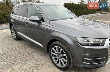 Внедорожник / Кроссовер Audi Q7 2018 в 