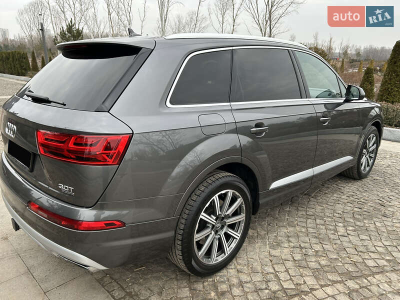 Позашляховик / Кросовер Audi Q7 2018 в Дніпрі