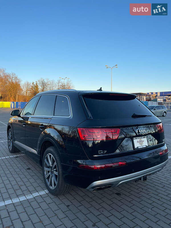 Позашляховик / Кросовер Audi Q7 2017 в Краматорську