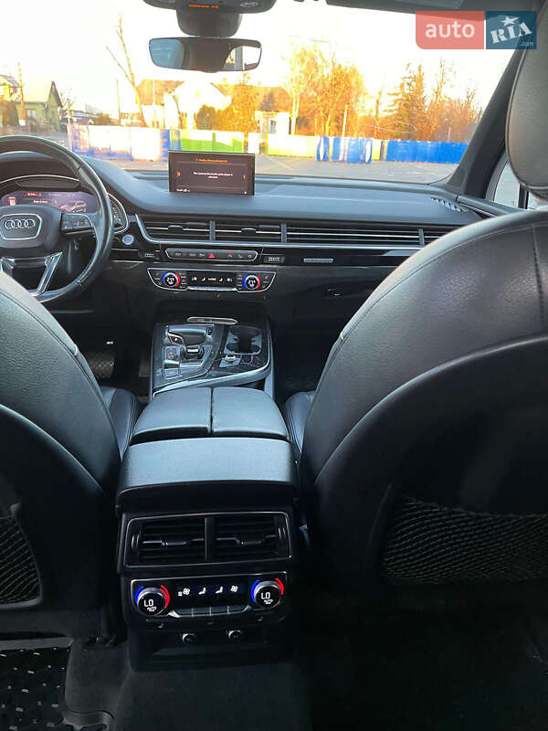 Позашляховик / Кросовер Audi Q7 2017 в Краматорську