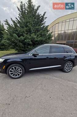 Внедорожник / Кроссовер Audi Q7 2017 в 