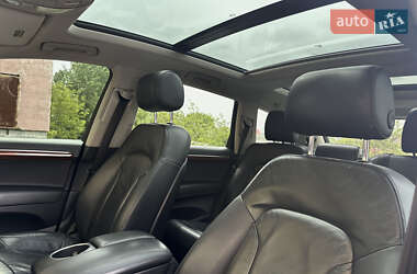 Внедорожник / Кроссовер Audi Q7 2012 в 