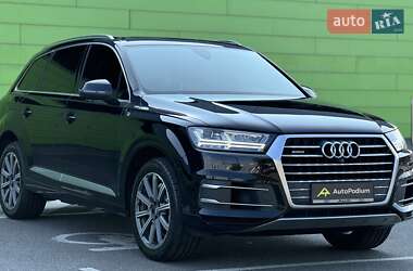 Внедорожник / Кроссовер Audi Q7 2017 в 