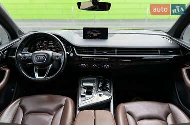 Внедорожник / Кроссовер Audi Q7 2017 в 