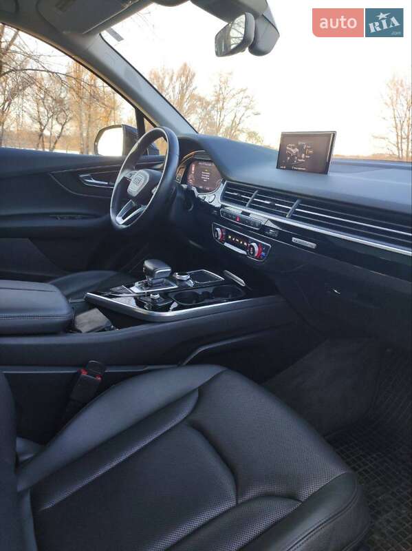 Внедорожник / Кроссовер Audi Q7 2015 в Каменском фото 2 Внедорожник / Кроссовер Audi Q7 2015 в Каменском