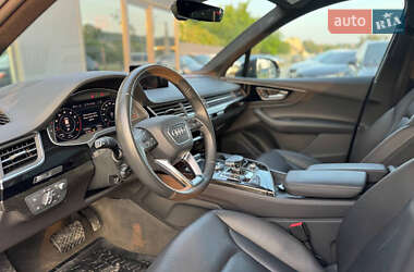Внедорожник / Кроссовер Audi Q7 2018 в 