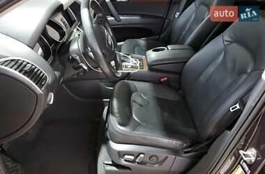 Позашляховик / Кросовер Audi Q7 2013 в 