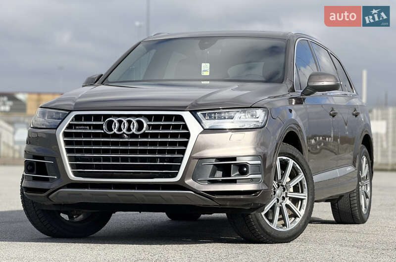 Внедорожник / Кроссовер Audi Q7 2016 в Коростене