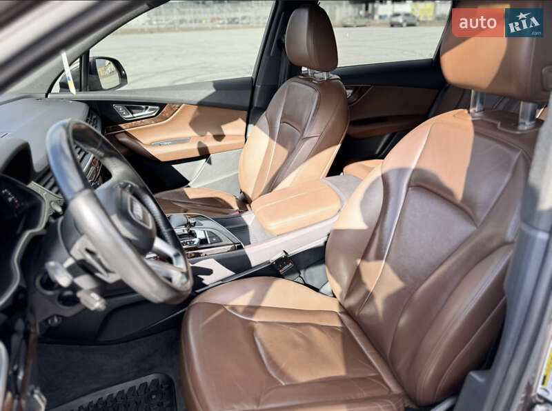 Внедорожник / Кроссовер Audi Q7 2016 в Коростене